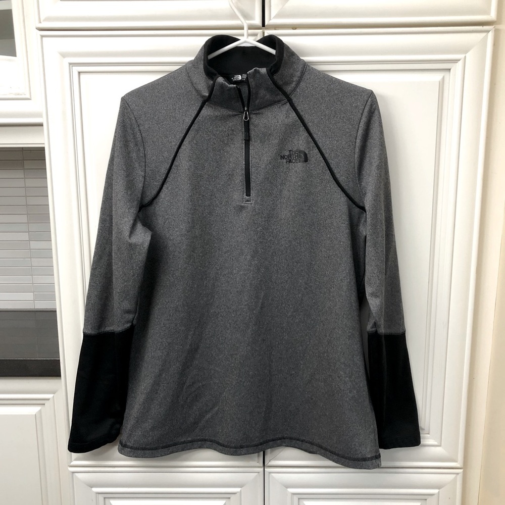 The North Face women’s 1/4 zip top